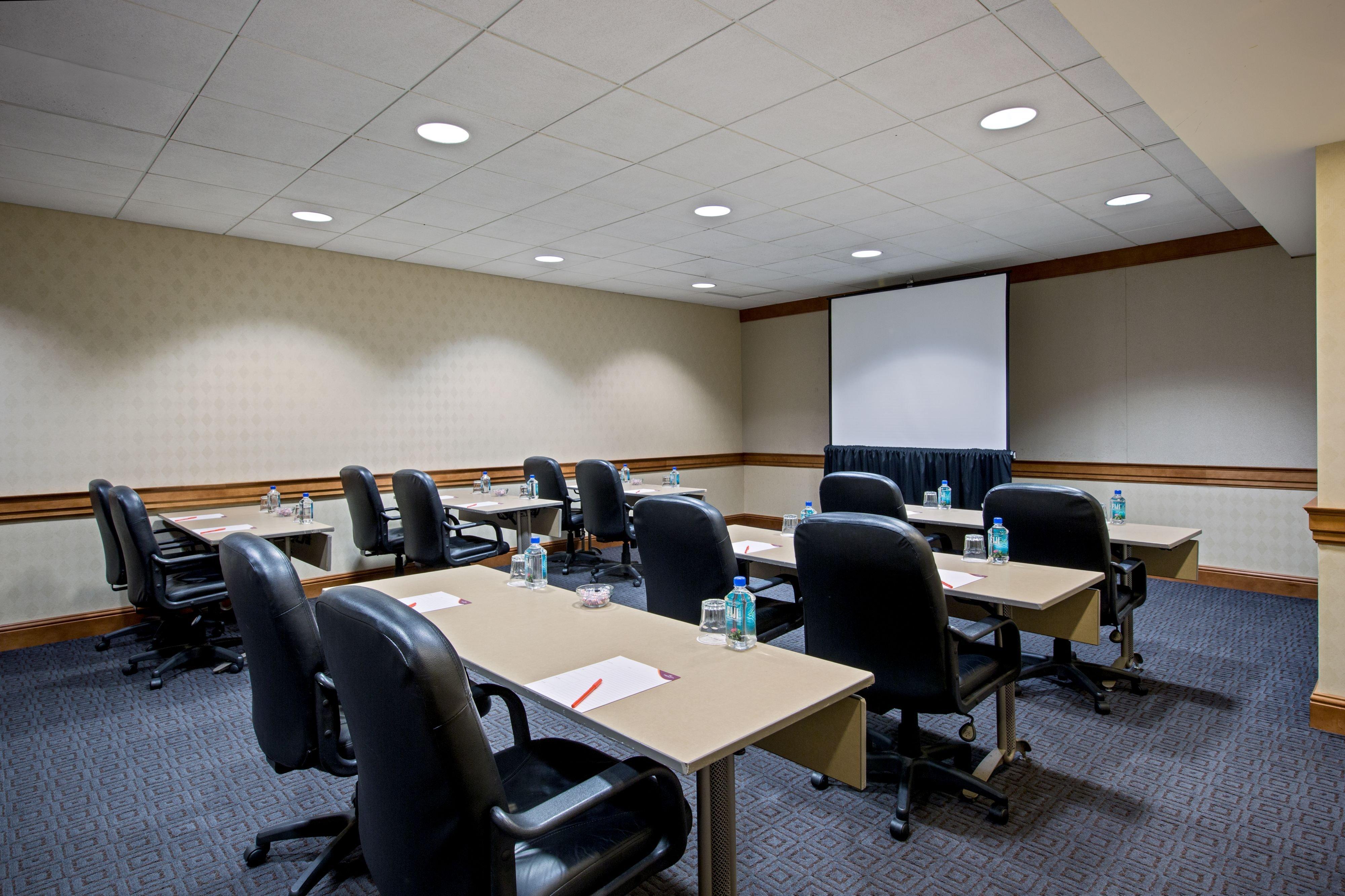 Crowne Plaza Philadelphia King Of Prussia Hotel Екстериор снимка